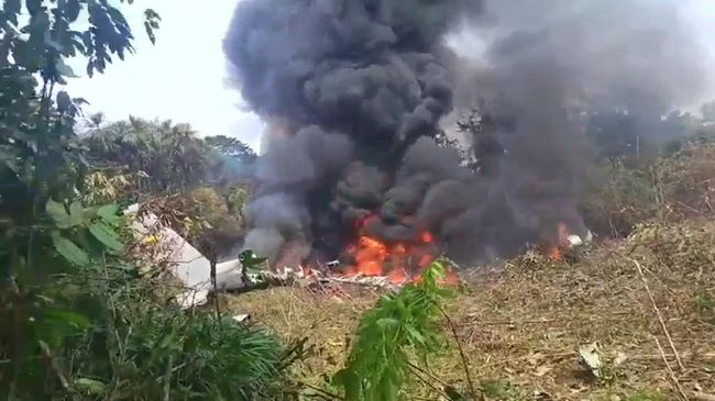 Самолет Hercules ВВС Колумбии после крушения