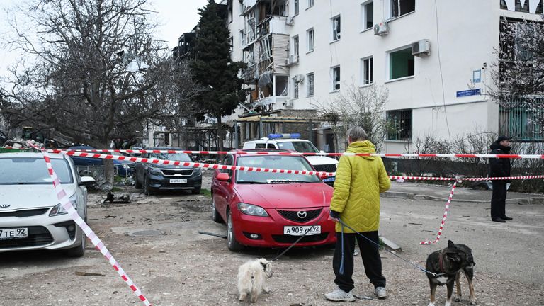 Последствия взрыва в жилом доме в Севастополе Последствия взрыва в жилом доме в Севастополе