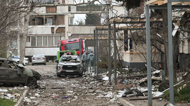 Последствия взрыва в жилом доме в Севастополе Последствия взрыва в жилом доме в Севастополе