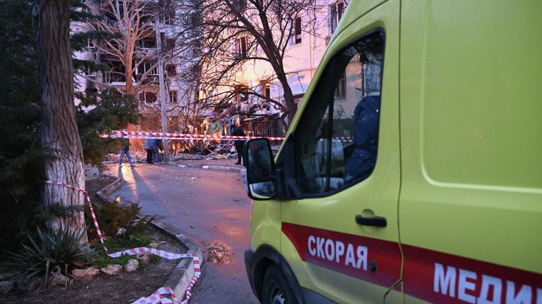 Последствия взрыва в жилом доме в Севастополе Последствия взрыва в жилом доме в Севастополе