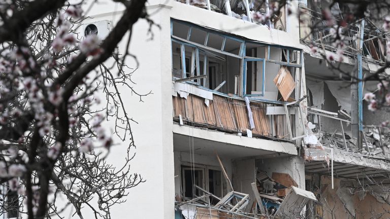 Последствия взрыва в жилом доме в Севастополе Последствия взрыва в жилом доме в Севастополе