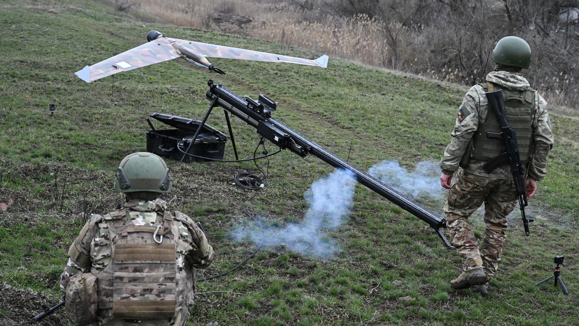 Боевая работа расчета БПЛА ZALA Z-16 Боевая работа расчета БПЛА ZALA Z-16 - РИА Новости, 1920, 16.04.2026