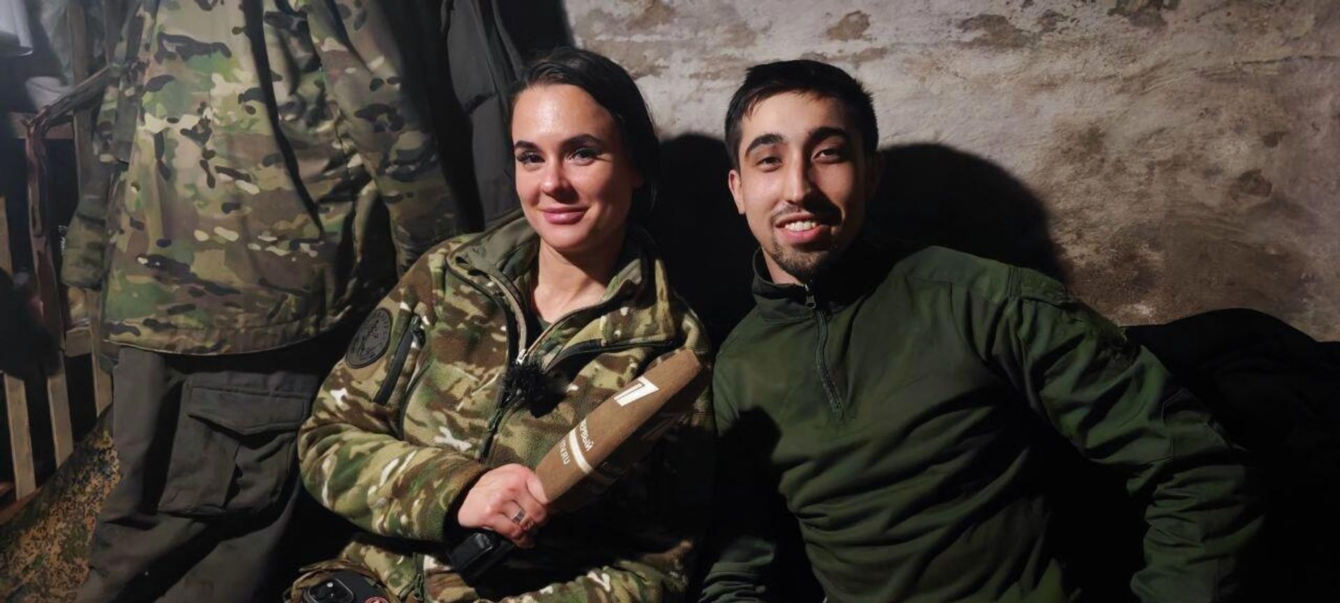 Анна Прокофьева и боец 155-й бригады морской пехоты ТОФ с позывным Скупой Анна Прокофьева и боец 155-й бригады морской пехоты ТОФ с позывным Скупой