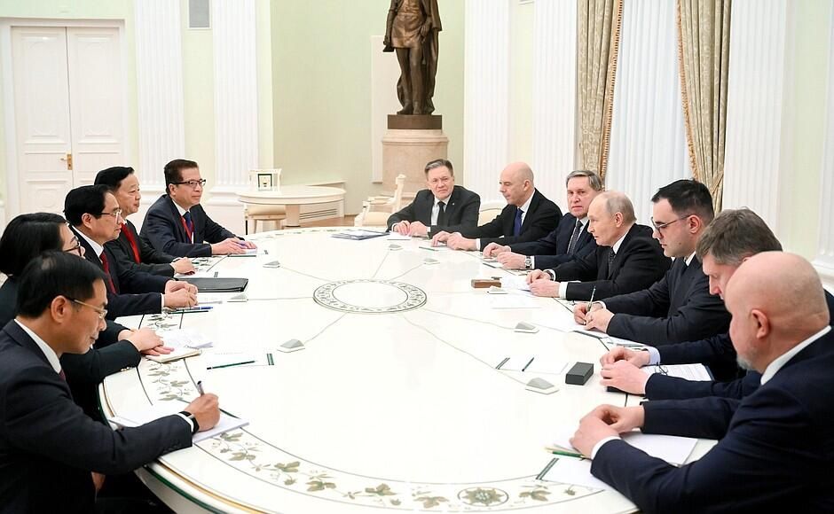 Встреча президента России Владимира Путина с премьер-министром Вьетнама Фам Минь Тинем Встреча президента России Владимира Путина с премьер-министром Вьетнама Фам Минь Тинем - РИА Новости, 1920, 25.03.2026