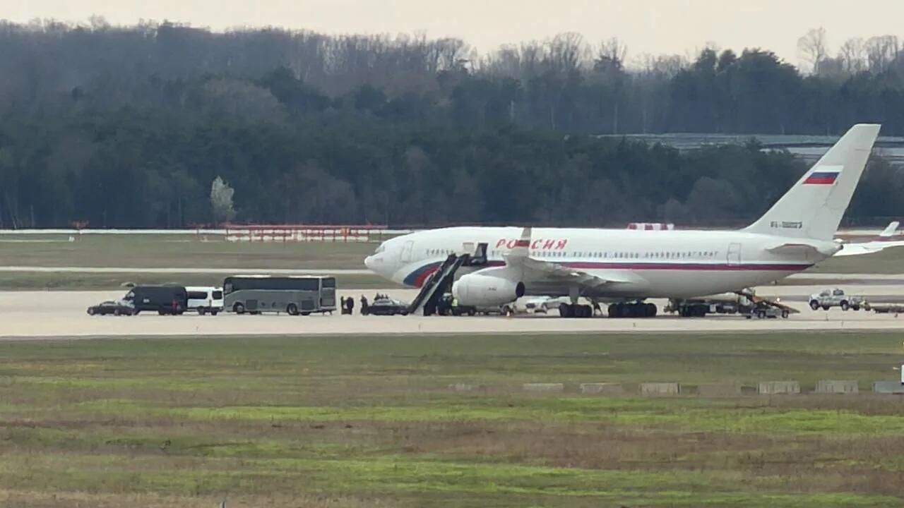 Самолет летного отряда Россия в аэропорту JFK в Нью-Йорке Самолет летного отряда Россия в аэропорту JFK в Нью-Йорке - РИА Новости, 1920, 26.03.2026