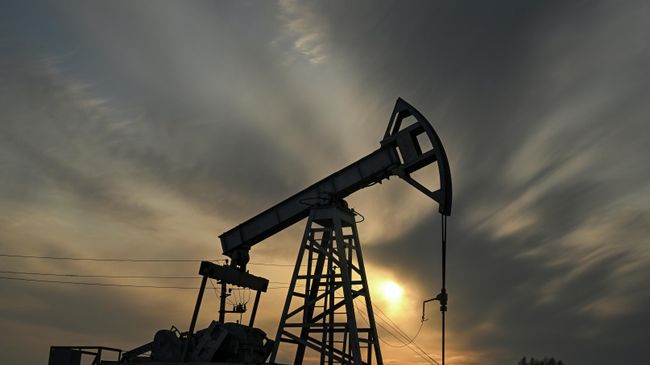Франция и Британия идут на военный риск ради нефти, считает политолог