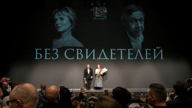 Анна Михалкова и Михаил Ефремов после спектакля Без свидетелей по мотивам пьесы Софьи Прокофьевой в мастерской 12 Никиты Михалкова в Москве