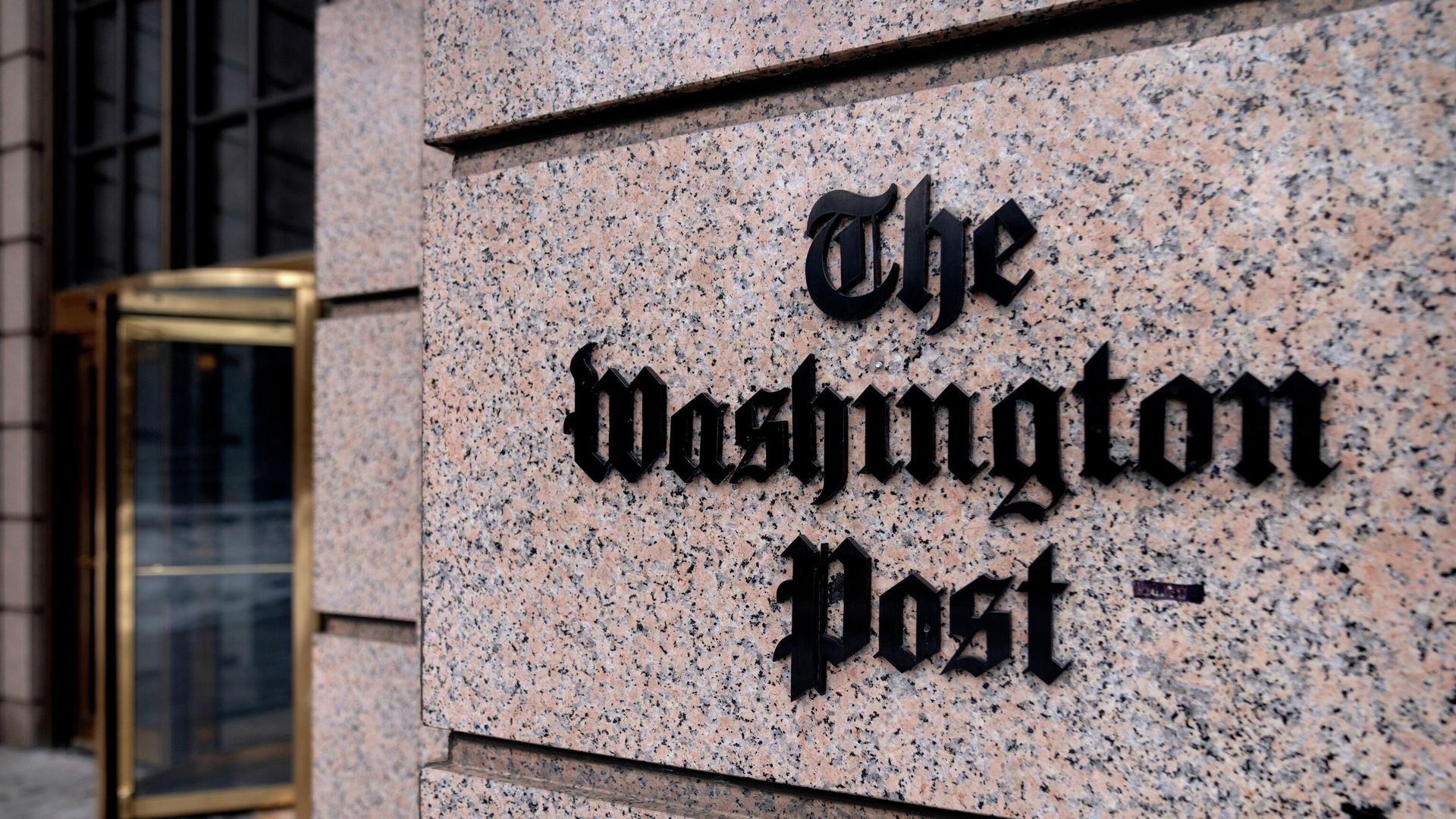 Вывеска газеты Washington Post на здании компании в Вашингтоне - РИА Новости, 1920, 27.03.2026