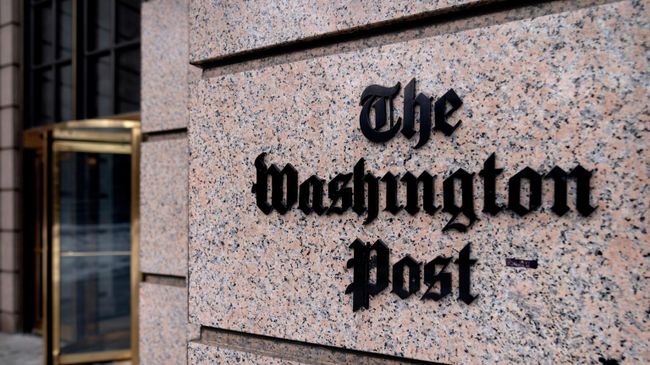 Вывеска газеты Washington Post на здании компании в Вашингтоне