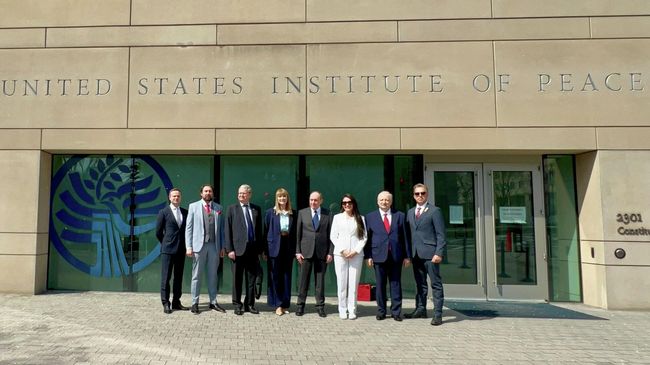 Встреча депутатов Государственной Думы РФ и конгрессменов США в Институте мира Дональда Трампа в Вашингтоне