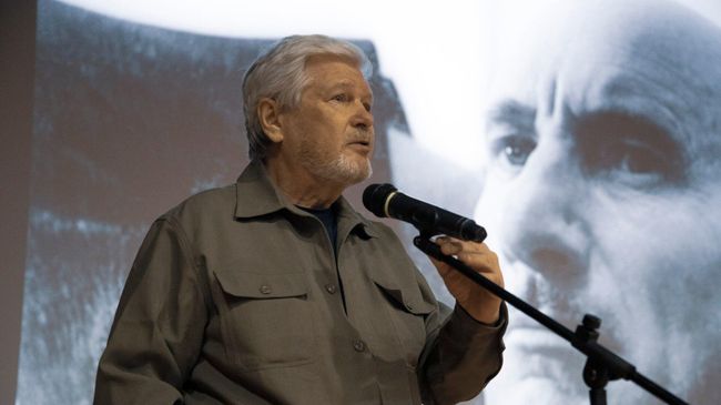 Режиссер Олег Шухер Режиссер Олег Шухер
