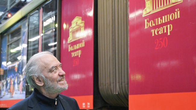 Генеральный директор Большого театра, дирижер Валерий Гергиев на церемонии запуска тематического поезда в честь 250-летия Большого театра Генеральный директор Большого театра, дирижер Валерий Гергиев на церемонии запуска тематического поезда в честь 250-летия Большого театра