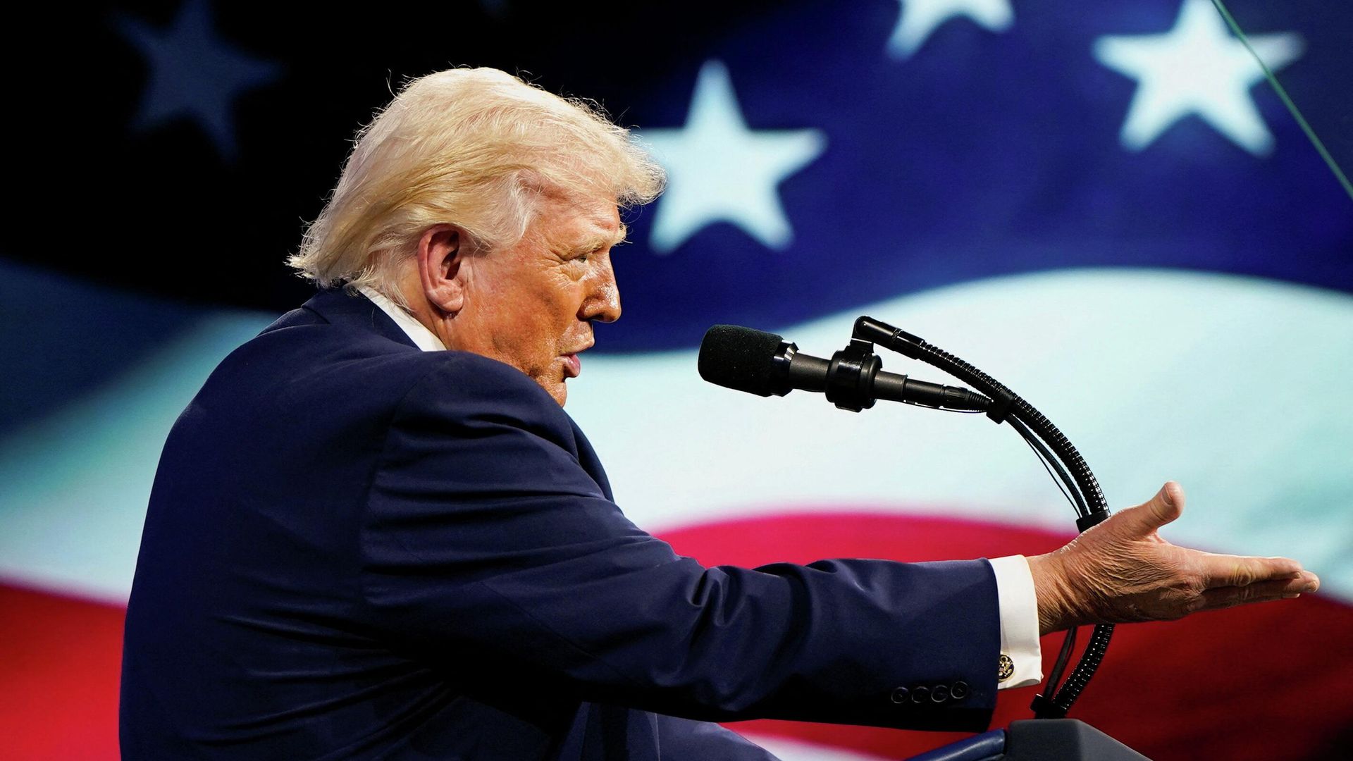 Президент США Дональд Трамп на инвестиционном форуме в Майами - РИА Новости, 1920, 28.03.2026