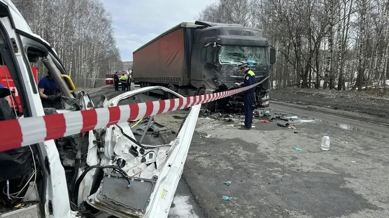 На месте ДТП с участием микроавтобуса в Челябинской области - РИА Новости, 1920, 29.03.2026