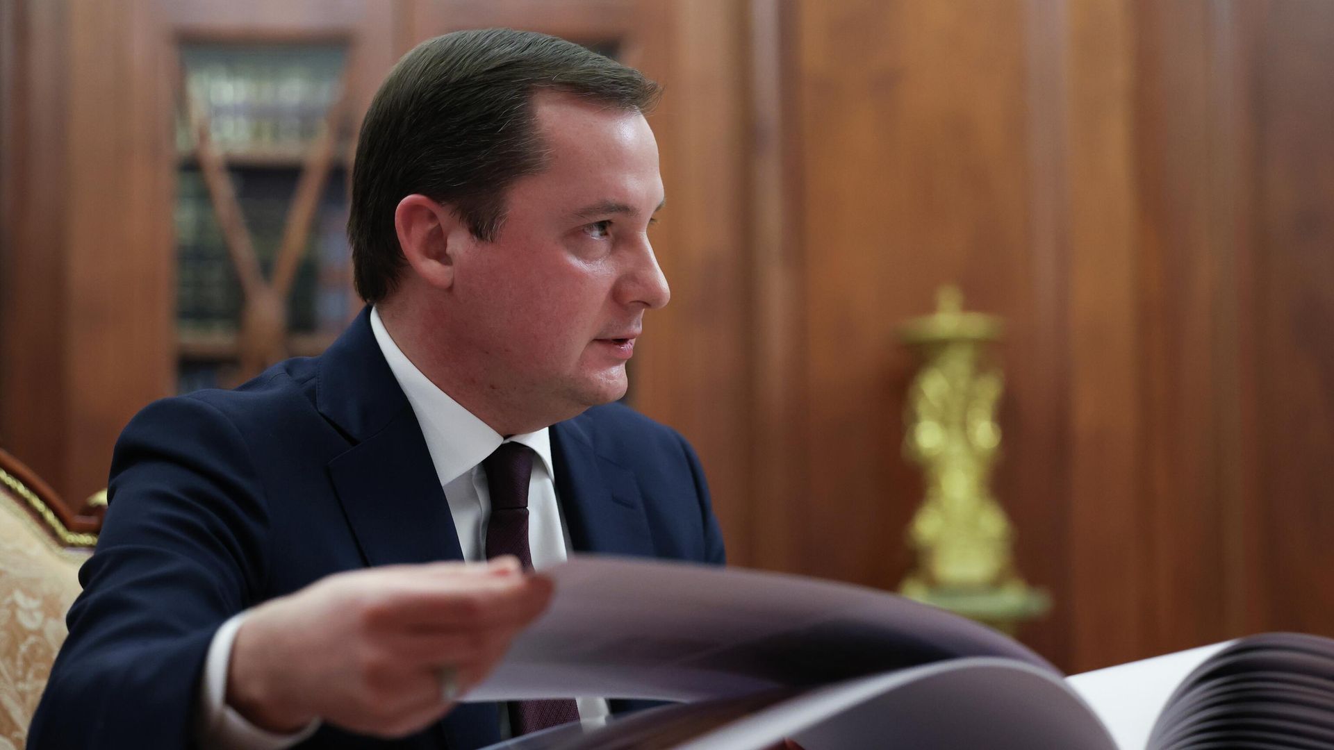 Губернатор Архангельской области Александр Цыбульский во время встречи с президентом России Владимиром Путиным Губернатор Архангельской области Александр Цыбульский во время встречи с президентом России Владимиром Путиным - РИА Новости, 1920, 30.03.2026