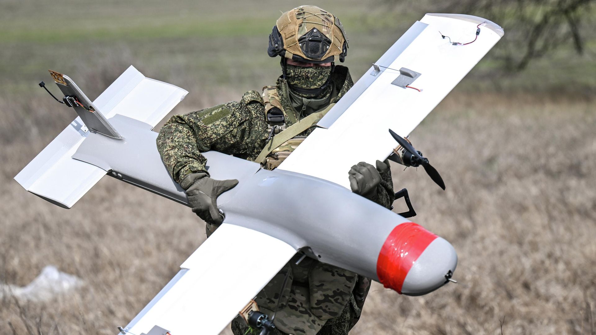 Работа расчета БПЛА Молния-2 58-й армии на Запорожском направлении СВО Работа расчета БПЛА Молния-2 58-й армии на Запорожском направлении СВО - РИА Новости, 1920, 26.06.2026