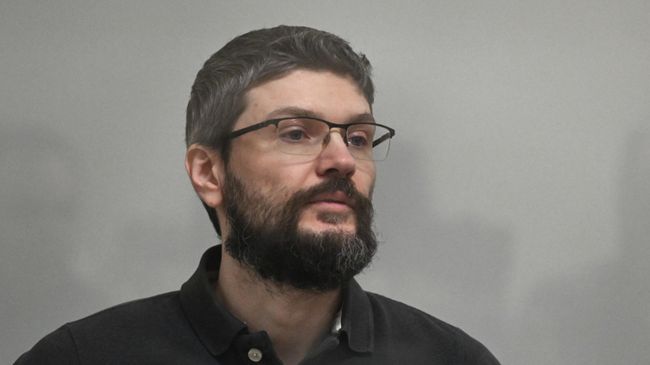 Пасынок рок-музыканта Стаса Намина Роман Ткаченко во время оглашения приговора в Московском областном суде