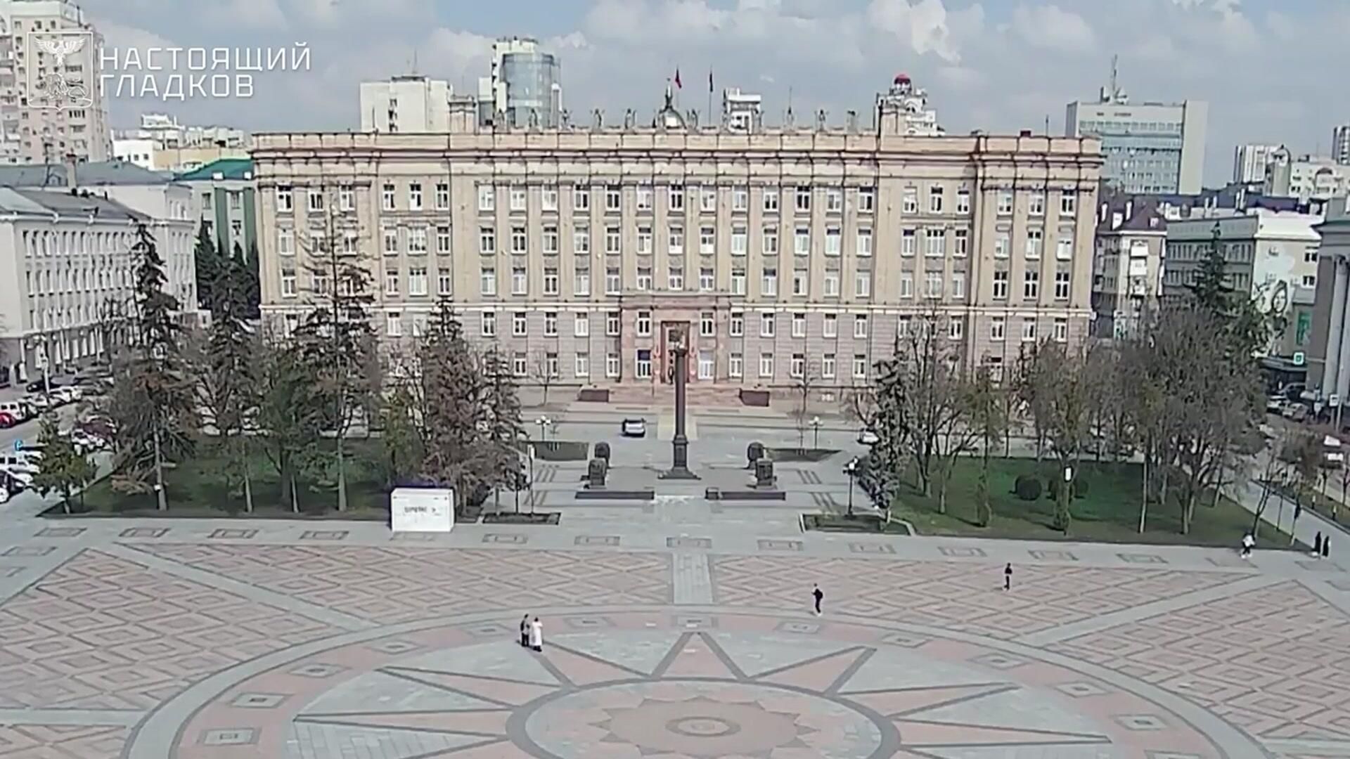 Момент удара дрона ВСУ по зданию правительства Белгородской области - РИА Новости, 1920, 31.03.2026