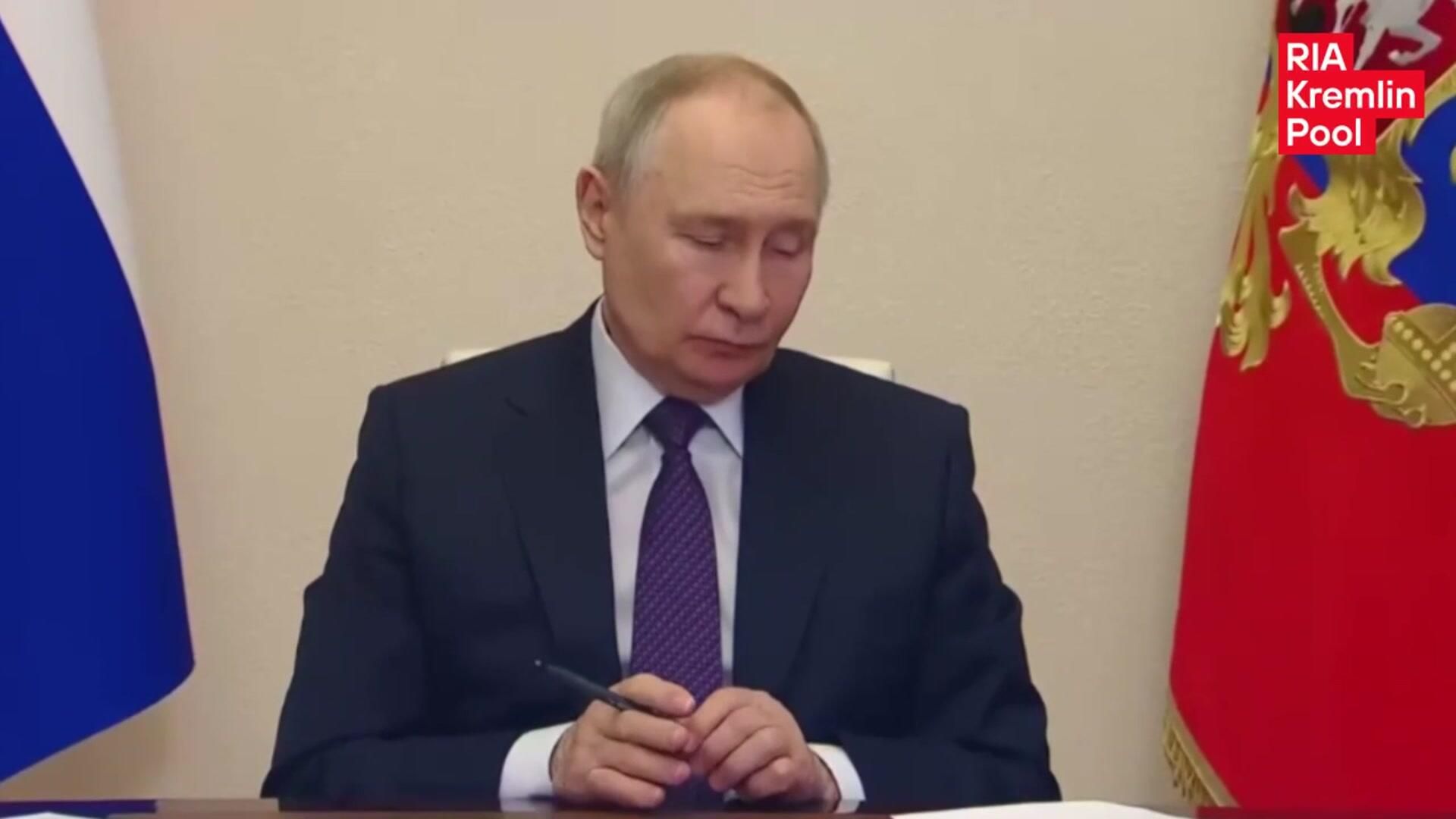 Разрешаю. С Богом. Путин запустил движение беспилотных грузовиков по трассе М-12 - РИА Новости, 1920, 31.03.2026