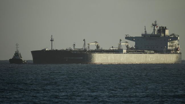 Российский нефтяной танкер Анатолий Колодкин в Матансасе, Куба