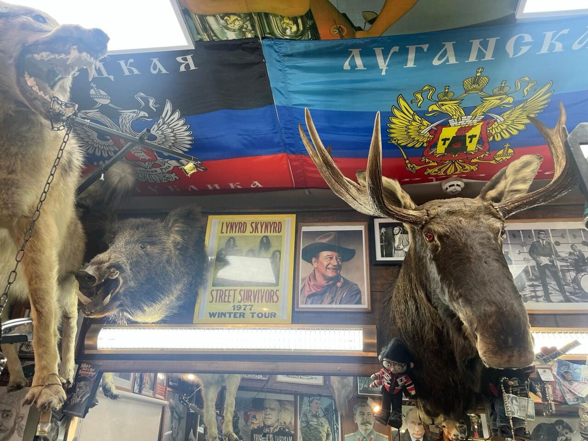 Внутри барбершопа Грегори Внутри барбершопа Грегори