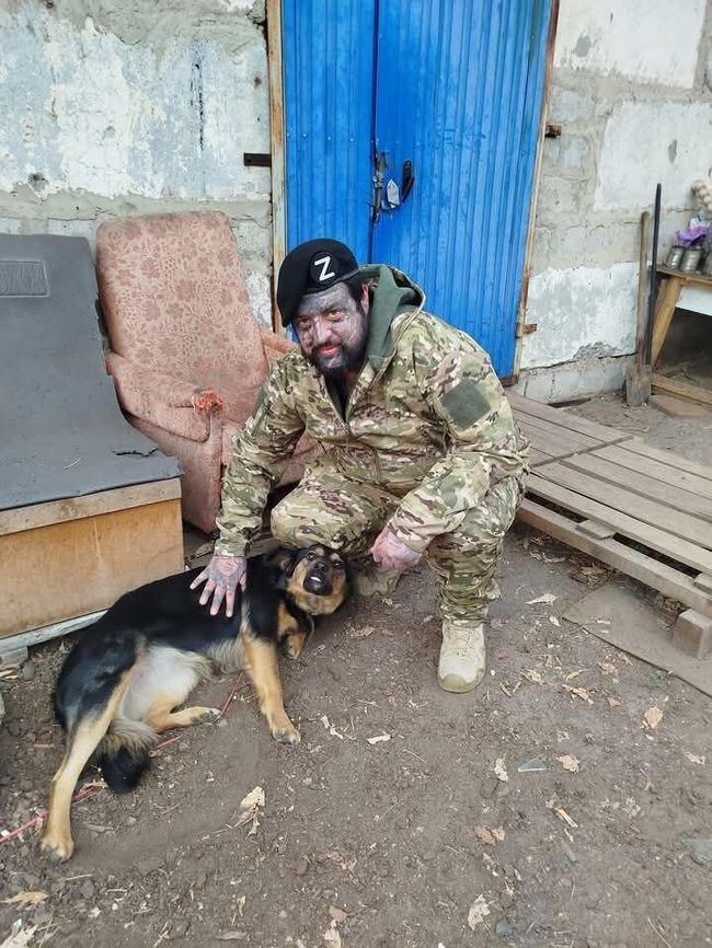 Рассел в расположении подразделения Рассел в расположении подразделения