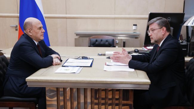 Председатель правительства РФ Михаил Мишустин и руководитель Федеральной службы по гидрометеорологии и мониторингу окружающей среды Игорь Шумаков во время встречи. 2 апреля 2026 Председатель правительства РФ Михаил Мишустин и руководитель Федеральной службы по гидрометеорологии и мониторингу окружающей среды Игорь Шумаков во время встречи. 2 апреля 2026