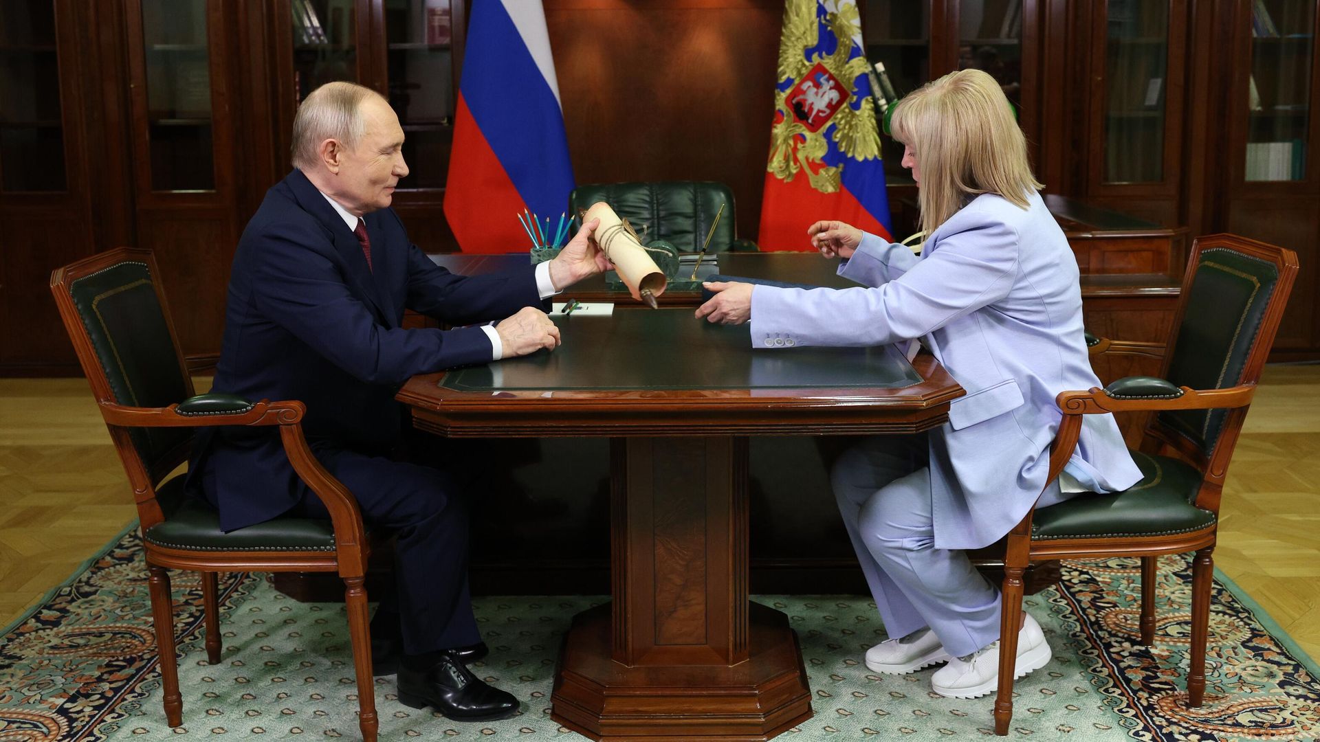 Президент РФ Владимир Путин и председатель Центральной избирательной комиссии Элла Памфилова во время встречи. 1 апреля 2026 Президент РФ Владимир Путин и председатель Центральной избирательной комиссии Элла Памфилова во время встречи. 1 апреля 2026 - РИА Новости, 1920, 01.04.2026