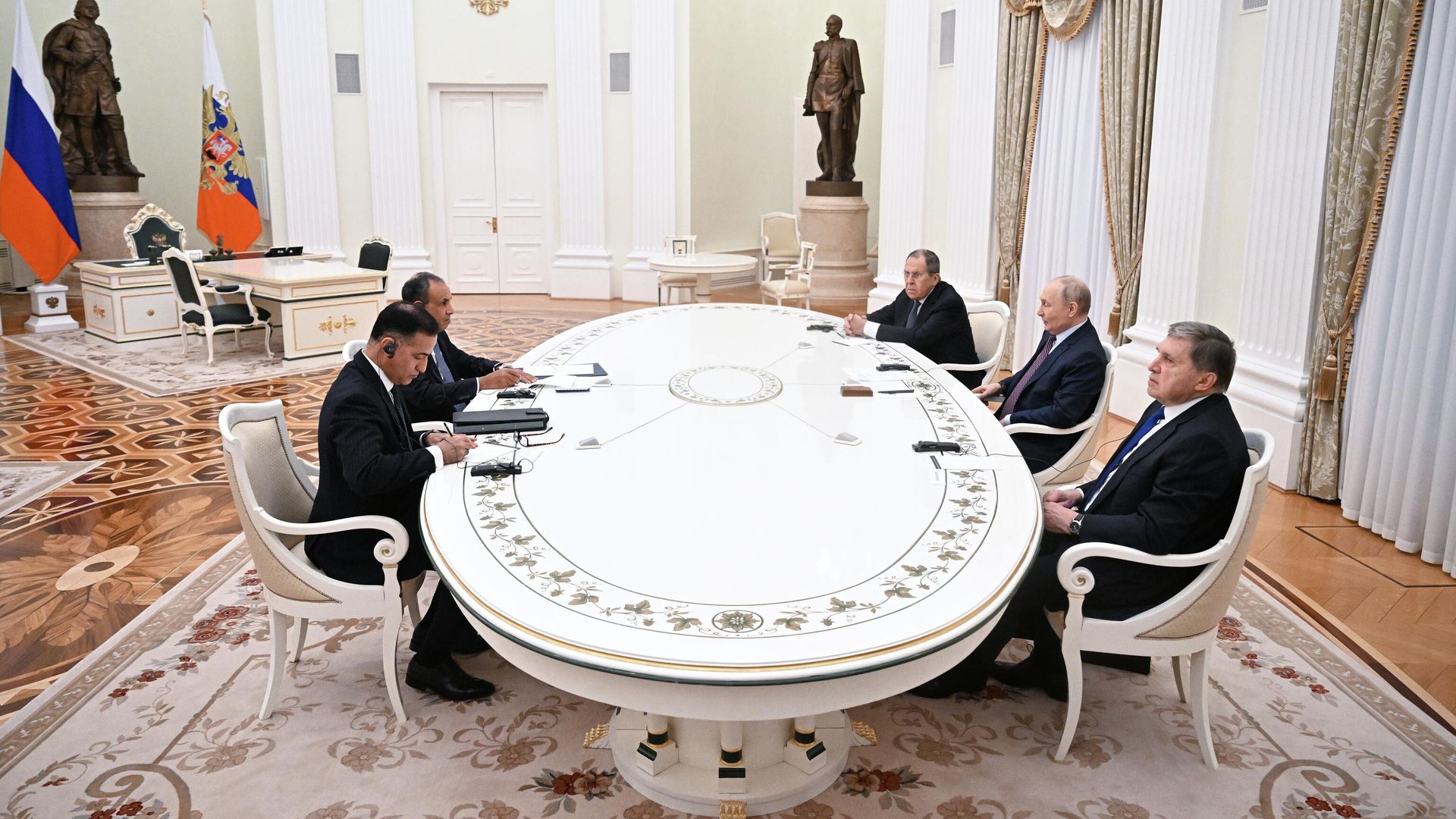 Президент России Владимир Путин и министр иностранных дел Египта Бадр Абдель Аты во время встречи - РИА Новости, 1920, 02.04.2026