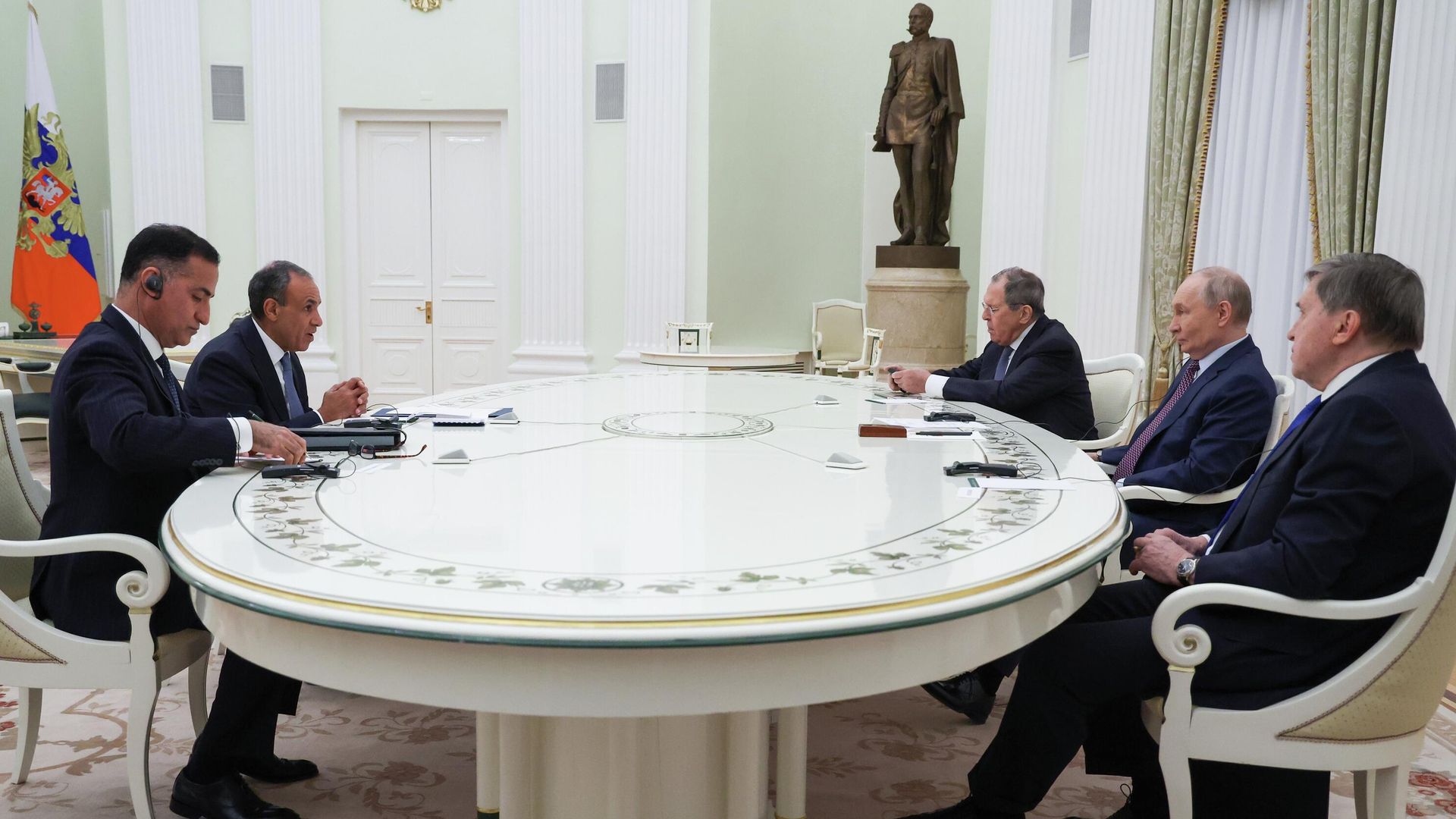 Президент России Владимир Путин и министр иностранных дел Египта Бадр Абдельати во время встречи Президент России Владимир Путин и министр иностранных дел Египта Бадр Абдельати во время встречи - РИА Новости, 1920, 02.04.2026