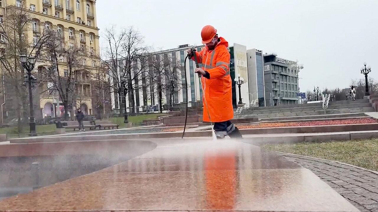 Промывка фонтанов в Москве - РИА Новости, 1920, 02.04.2026