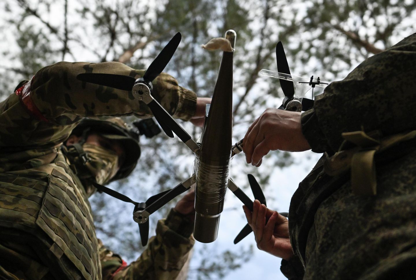 Российские военнослужащие Российские военнослужащие
