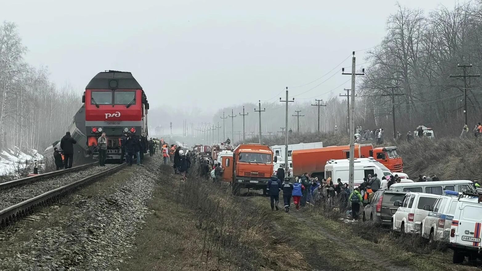 На месте схода вагонов поезда в Ульяновской области. 3 апреля 2026 На месте схода вагонов поезда в Ульяновской области. 3 апреля 2026 - РИА Новости, 1920, 03.04.2026