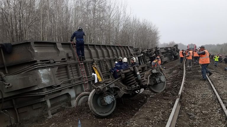 Пассажирский поезд сошел с рельсов в Ульяновской области 