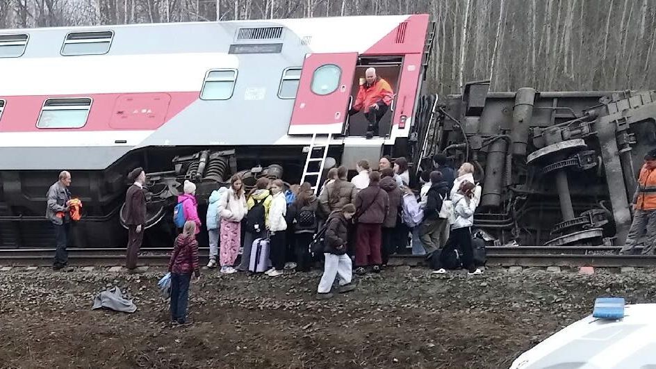 Пассажирский поезд сошел с рельсов в Ульяновской области Пассажирский поезд сошел с рельсов в Ульяновской области - РИА Новости, 1920, 03.04.2026