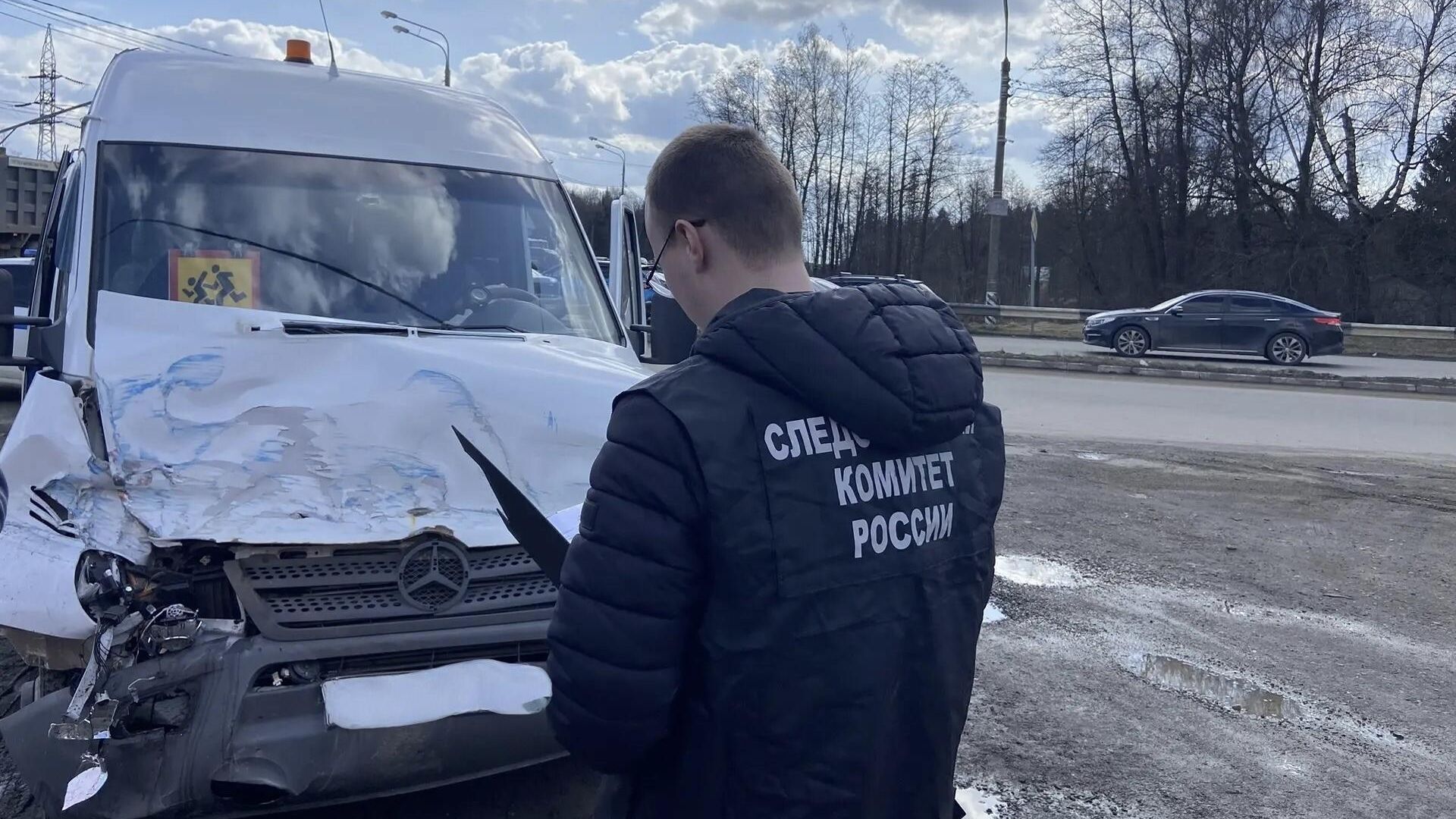 На месте ДТП с участием микроавтобуса в Обнинске На месте ДТП с участием микроавтобуса в Обнинске - РИА Новости, 1920, 03.04.2026