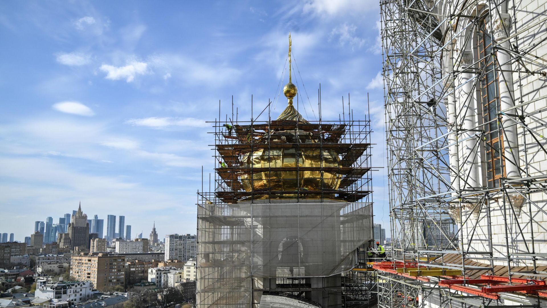 Реставрация куполов и крестов на храме Христа Спасителя в Москве Реставрация куполов и крестов на храме Христа Спасителя в Москве - РИА Новости, 1920, 31.03.2026