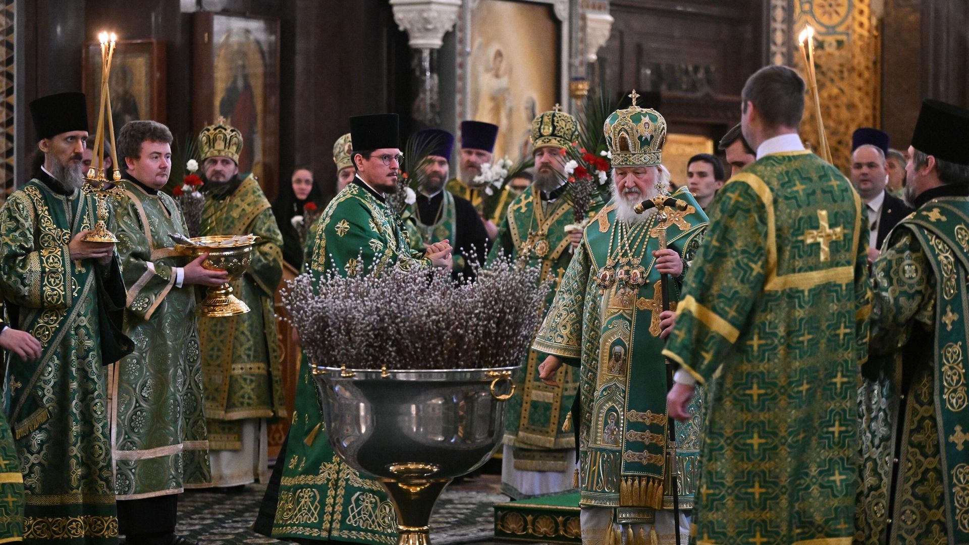 Патриарх Московский и всея Руси Кирилл во время богослужения накануне Вербного воскресенья в Храме Христа Спасителя в Москве Патриарх Московский и всея Руси Кирилл во время богослужения накануне Вербного воскресенья в Храме Христа Спасителя в Москве - РИА Новости, 1920, 04.04.2026