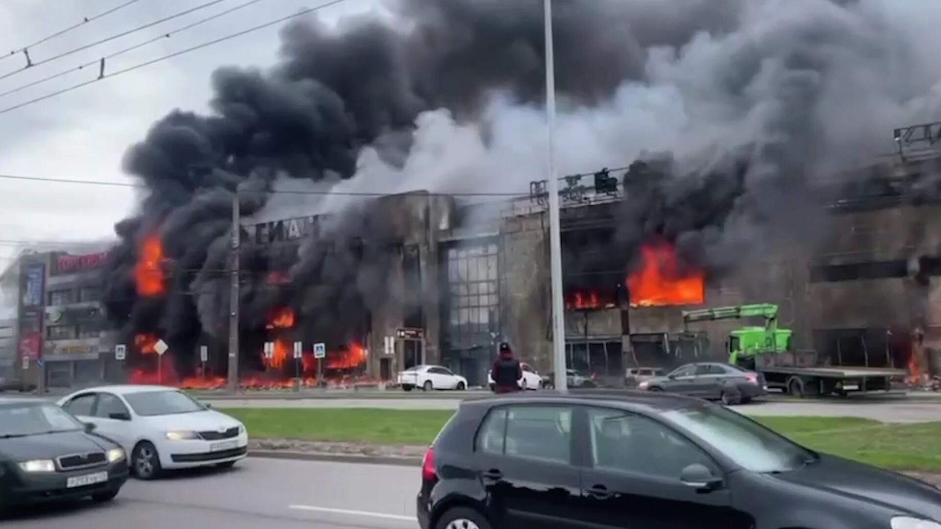 Пожар в торговом центре в Калининграде Пожар в торговом центре в Калининграде - РИА Новости, 1920, 05.04.2026