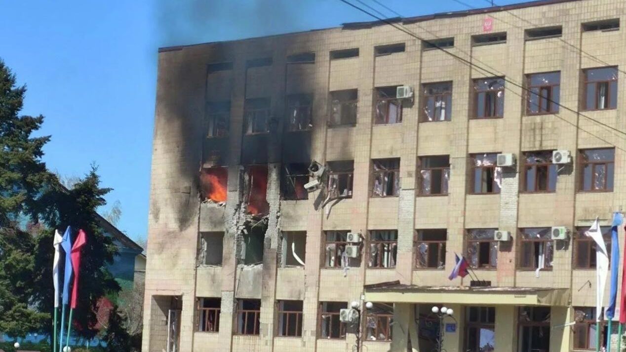 Удар ВСУ по зданию администрации Старобельского округа в ЛНР. 6 апреля 2026 Удар ВСУ по зданию администрации Старобельского округа в ЛНР. 6 апреля 2026 - РИА Новости, 1920, 06.04.2026