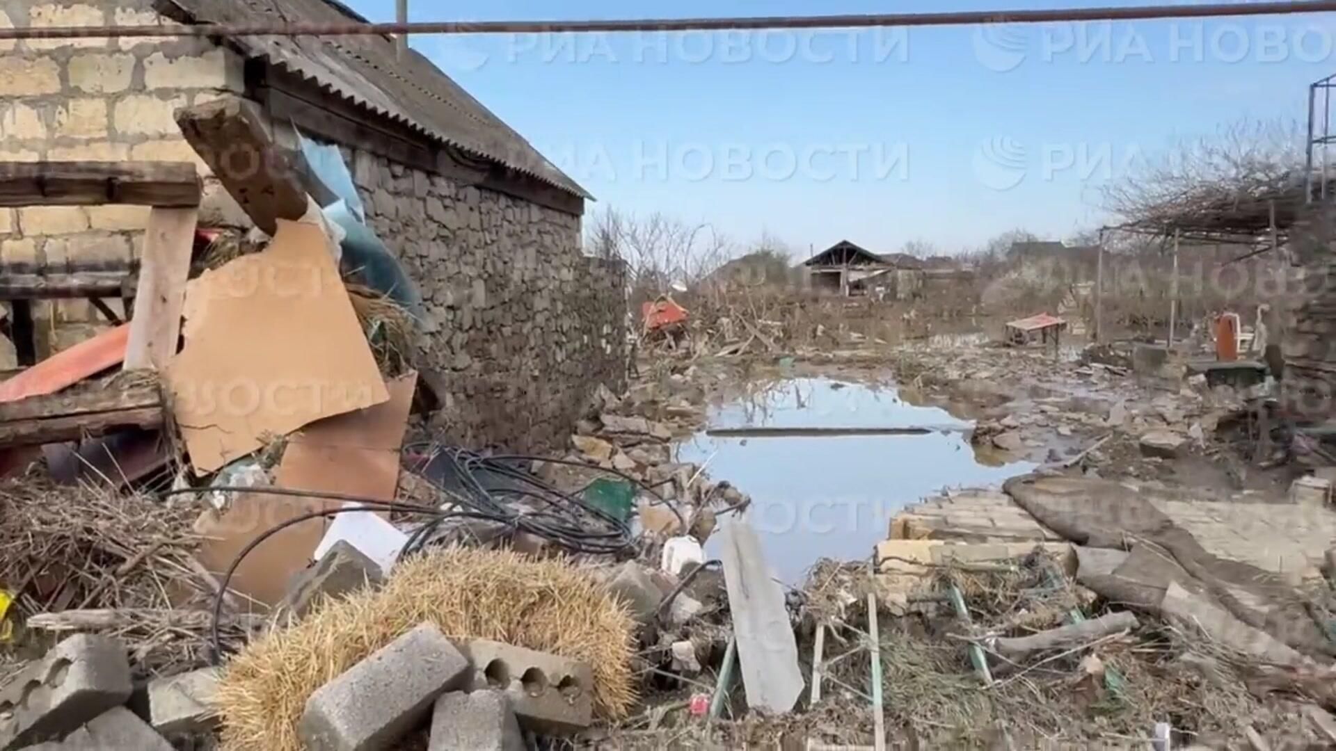 Разрушения в поселке Мамедкала в Дагестане после прорыва дамбы Разрушения в поселке Мамедкала в Дагестане после прорыва дамбы - РИА Новости, 1920, 07.04.2026