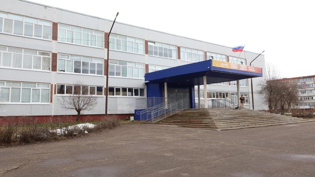Школа № 5 в Добрянке Пермского края, в которой произошло убийство учительницы