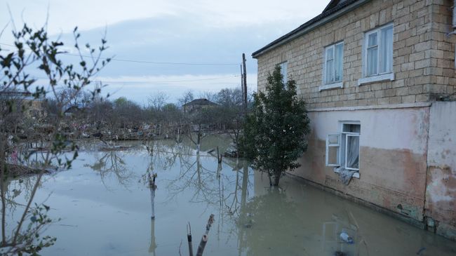 Подтопленные жилые дома в посёлке городского типа Мамедкала в Дербентском районе Дагестана Подтопленные жилые дома в посёлке городского типа Мамедкала в Дербентском районе Дагестана
