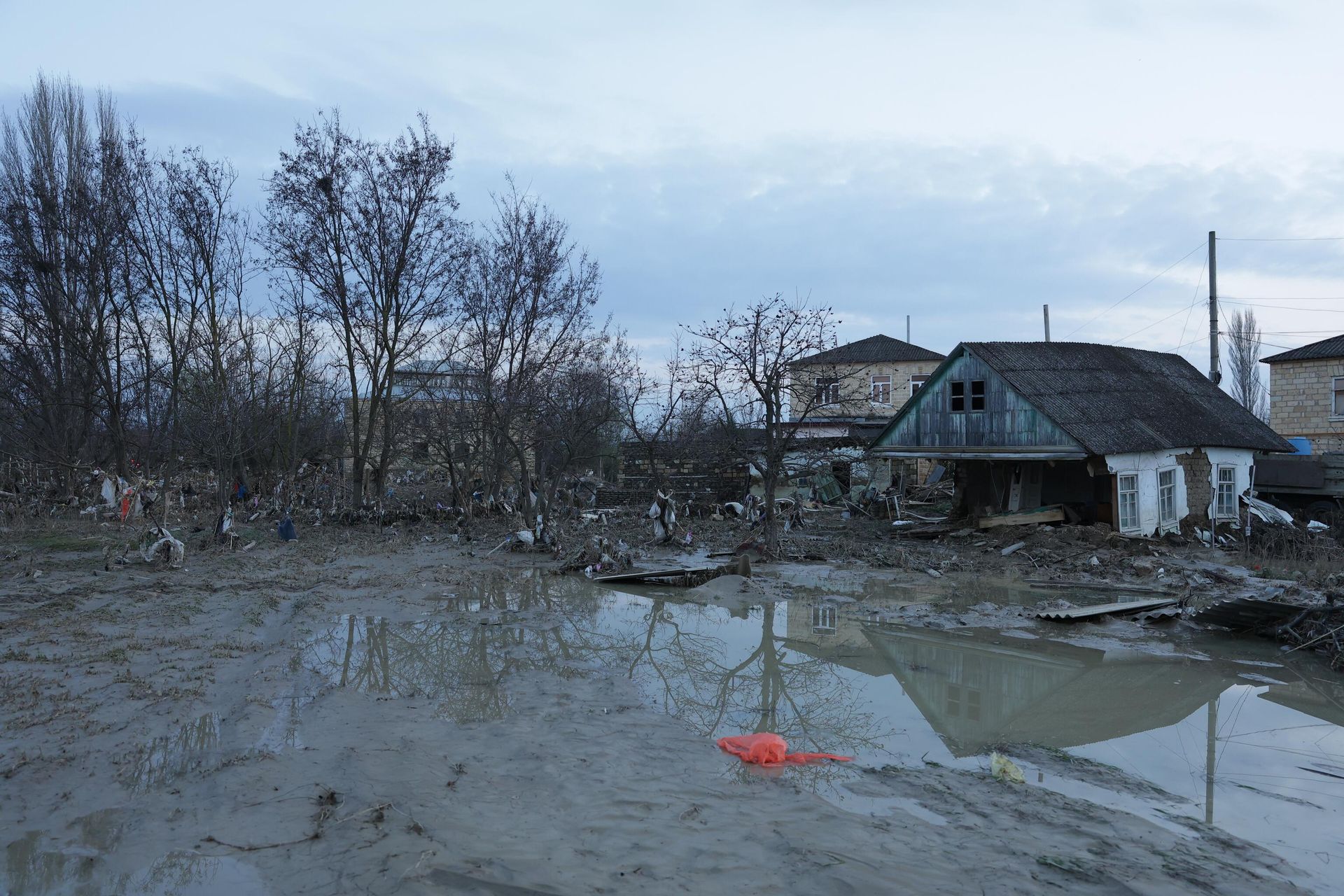 Подтопленные жилые дома в посёлке городского типа Мамедкала в Дербентском районе Дагестана - РИА Новости, 1920, 17.04.2026