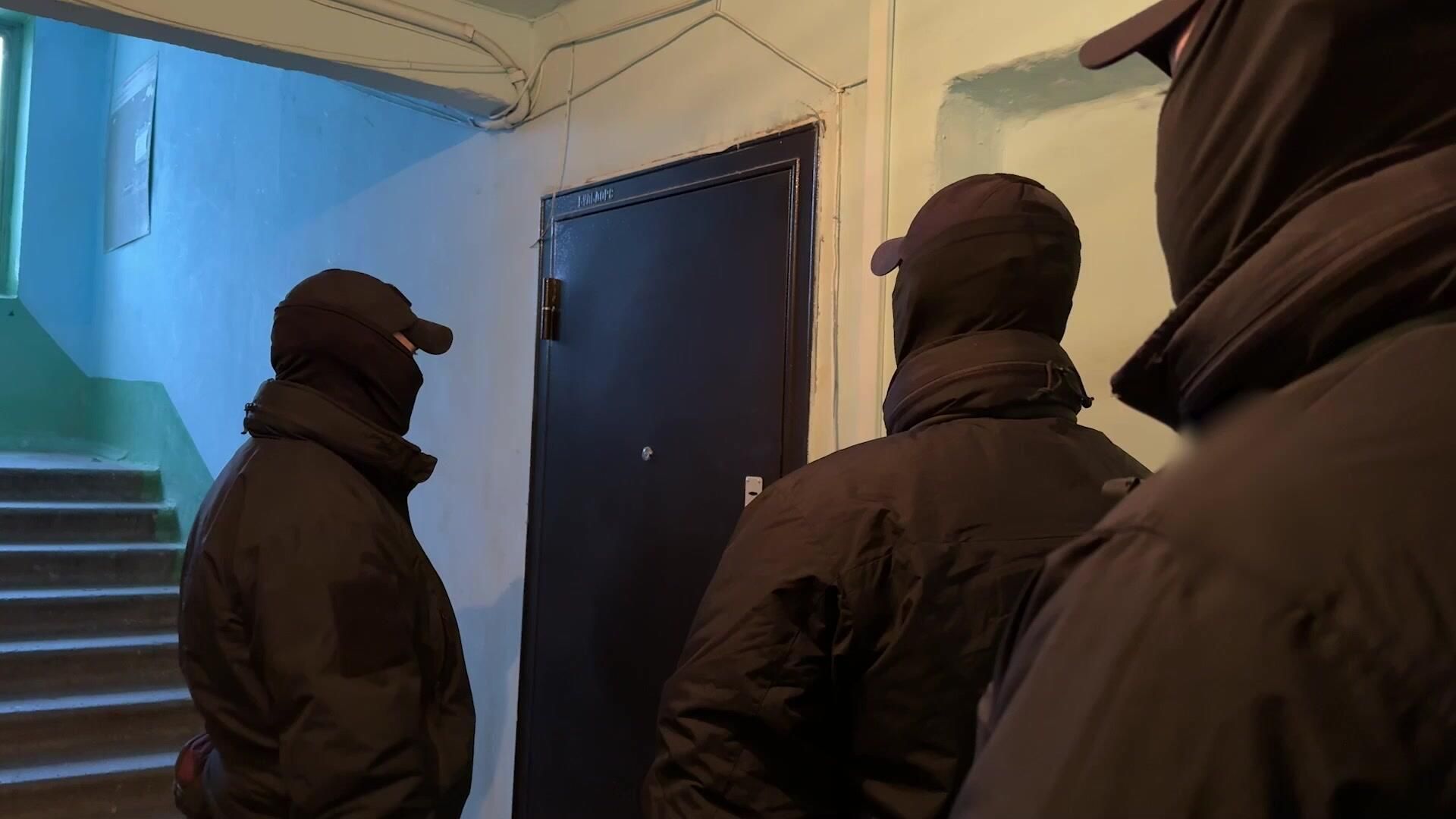 Задержание мужчины, подозреваемого в госизмене Задержание мужчины, подозреваемого в госизмене - РИА Новости, 1920, 09.04.2026