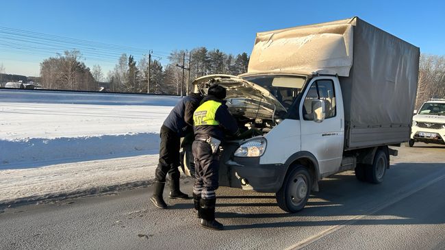 В Госавтоинспекции разъяснили, как получить экстренную помощь на дороге
