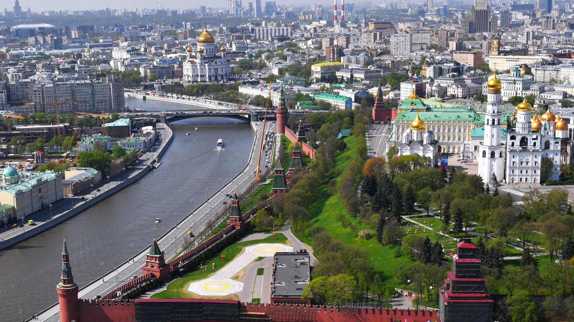 Вид на Большой Кремлевский сквер в Москве Вид на Большой Кремлевский сквер в Москве - РИА Новости, 1920, 09.05.2026