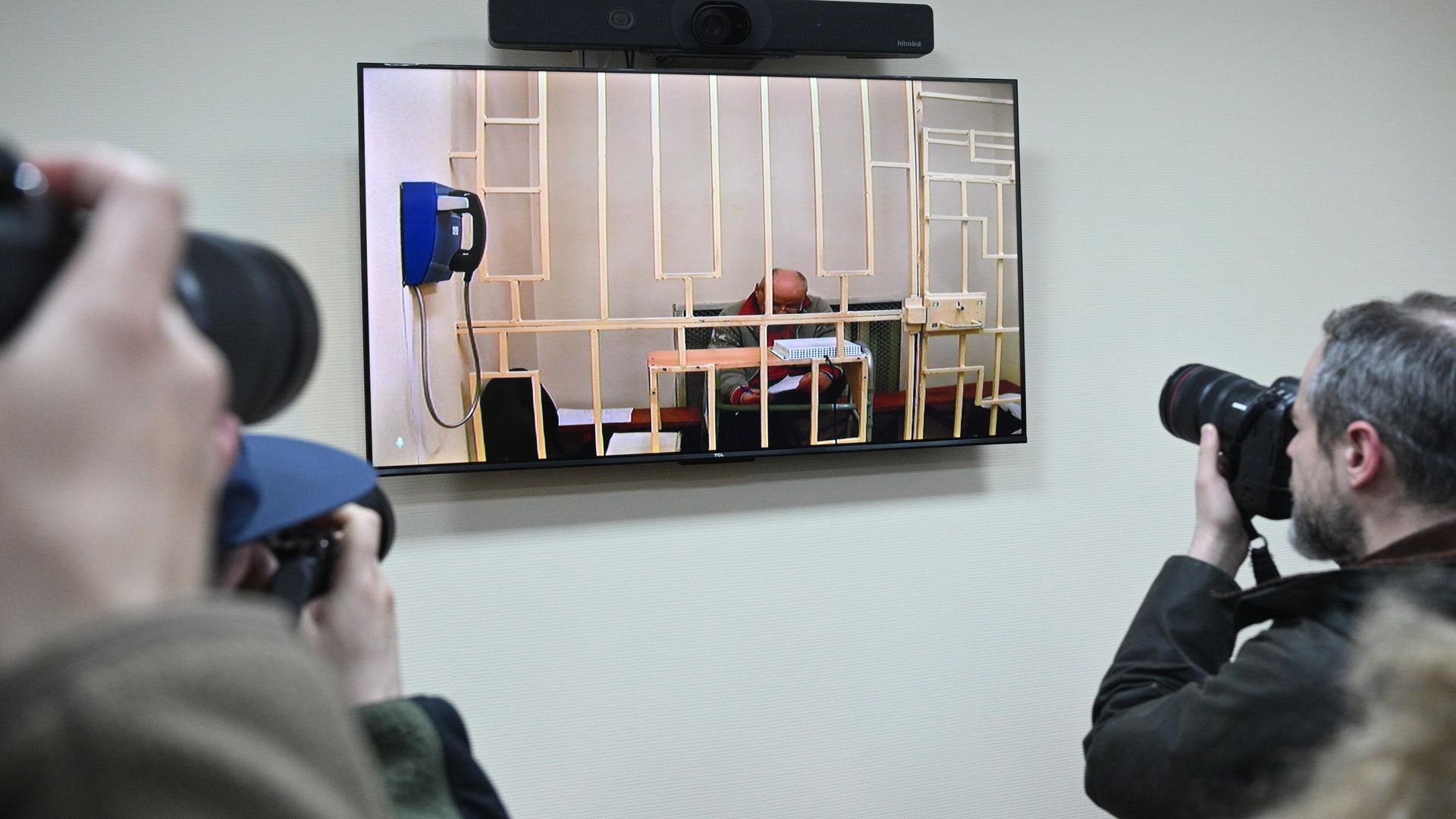 Бывший заместитель министра обороны России Павел Попов (на экране) во время оглашения приговора в 235-м гарнизонном военном суде в Москве Бывший заместитель министра обороны России Павел Попов (на экране) во время оглашения приговора в 235-м гарнизонном военном суде в Москве - РИА Новости, 1920, 10.04.2026