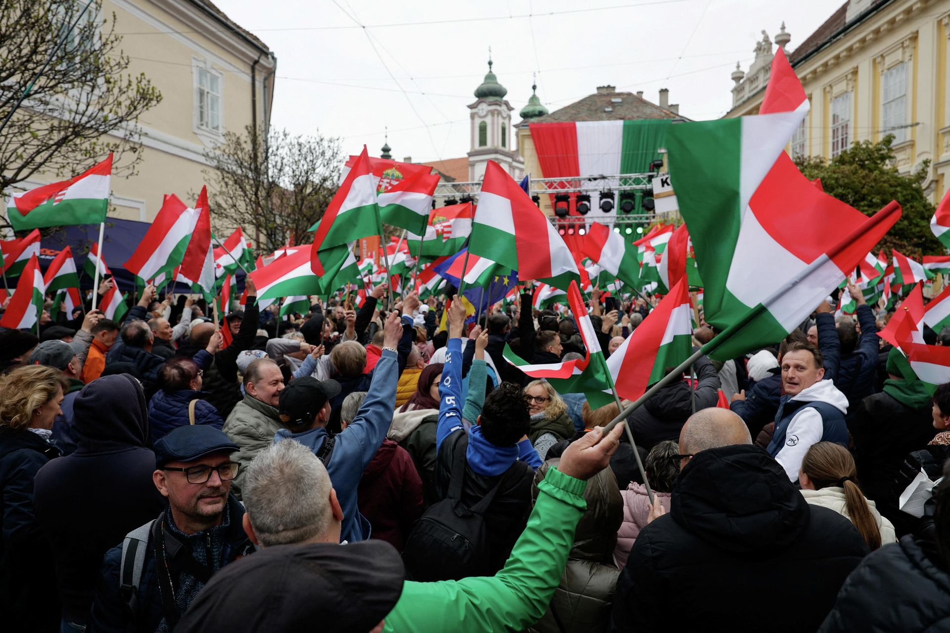 Митинг во время предвыборной кампания в Секешфехерваре, Венгрия Митинг во время предвыборной кампания в Секешфехерваре, Венгрия - РИА Новости, 1920, 12.04.2026