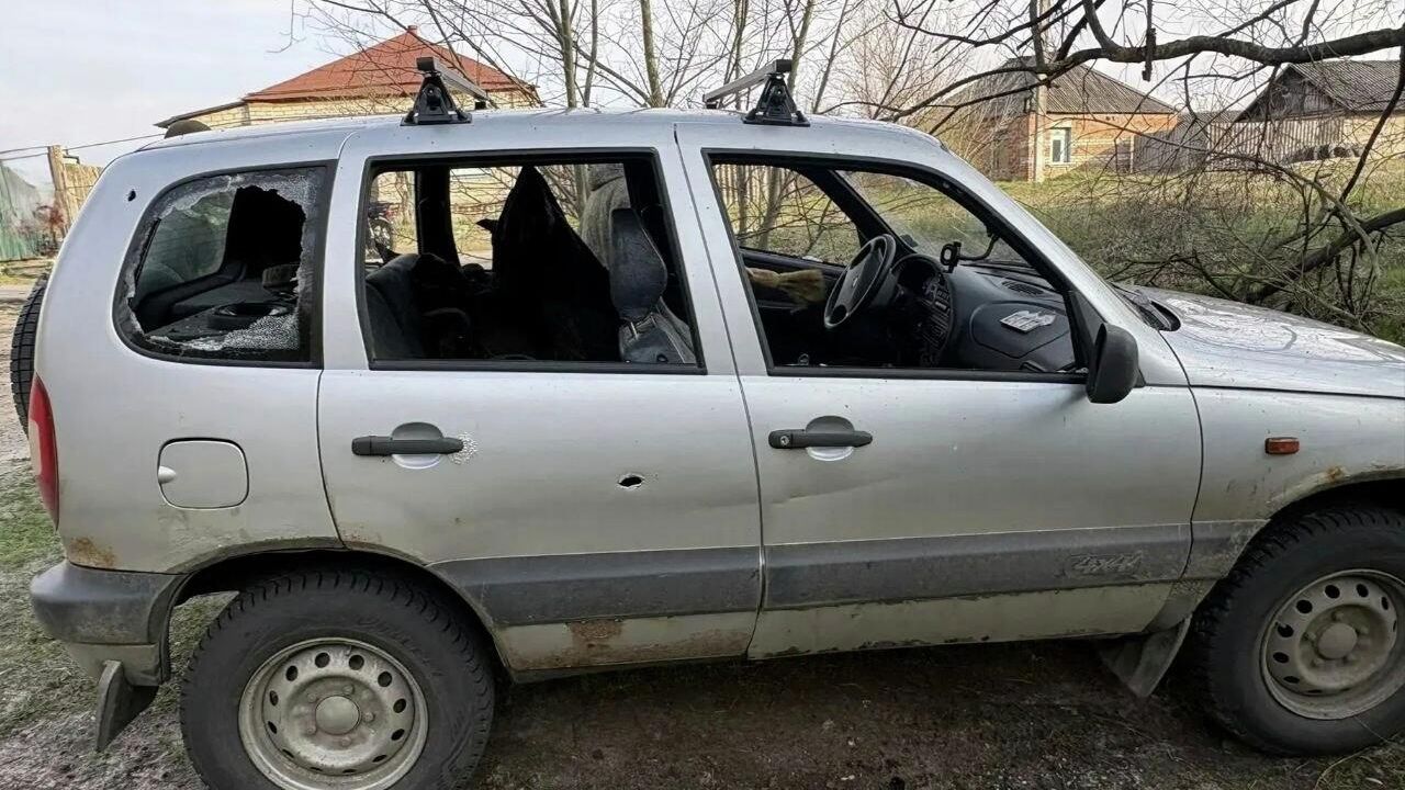 Автомобиль, поврежденный в результате атаки ВСУ в городе Щебекино Автомобиль, поврежденный в результате атаки ВСУ в городе Щебекино - РИА Новости, 1920, 11.04.2026